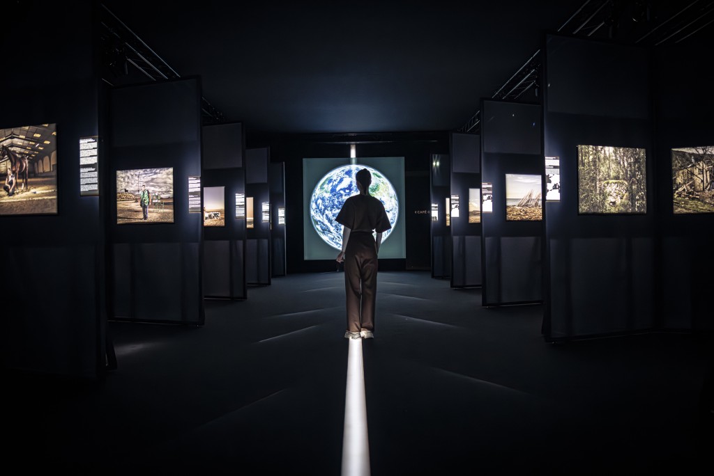 錶展會場特設展覽區舉辦瑞士攝影師Fred Merz的《Longitude 0°》攝影展。 錶展會場特設展覽區舉辦瑞士攝影師Fred Merz的《Longitude 0°》攝影展。