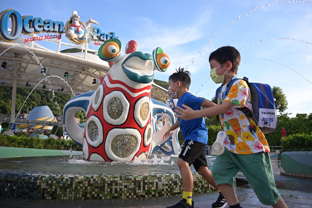 $298就可參加香港居民限定「綠色旅遊」團，有齊海洋公園入場票、園內餐廳美食套餐。