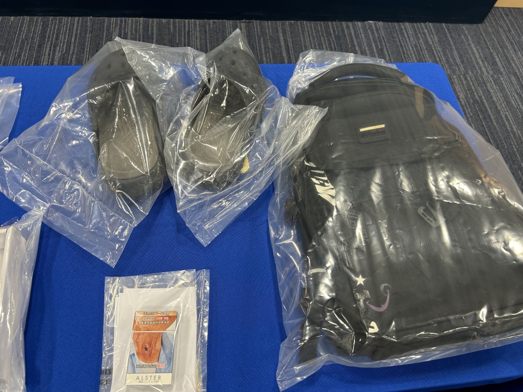 警方經追查後,拘捕一名同涉兩案的非華裔疑犯。曾志恆攝 警方經追查後,拘捕一名同涉兩案的非華裔疑犯。曾志恆攝