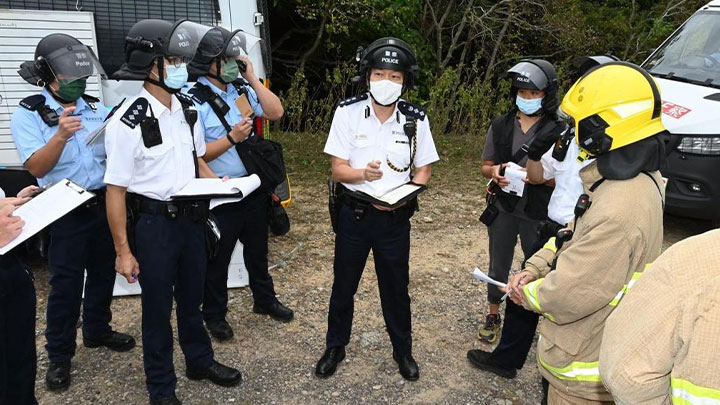 跨部門進行重大事故演習,模擬惡劣天氣下拯救行動,有逾300人出動。