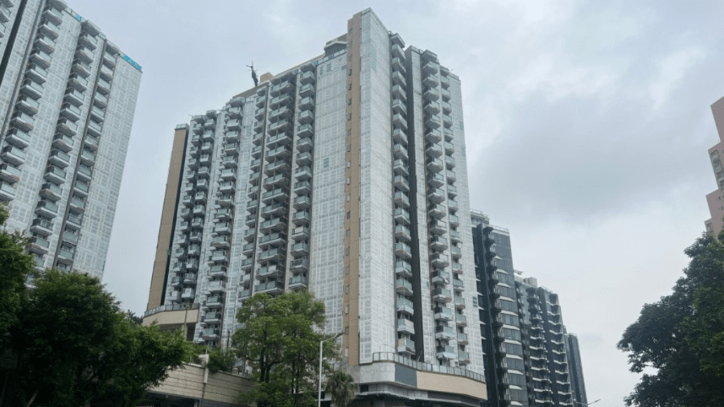 黃金海灣．珀岸連沽2伙，天台特色戶呎售1.41萬。
