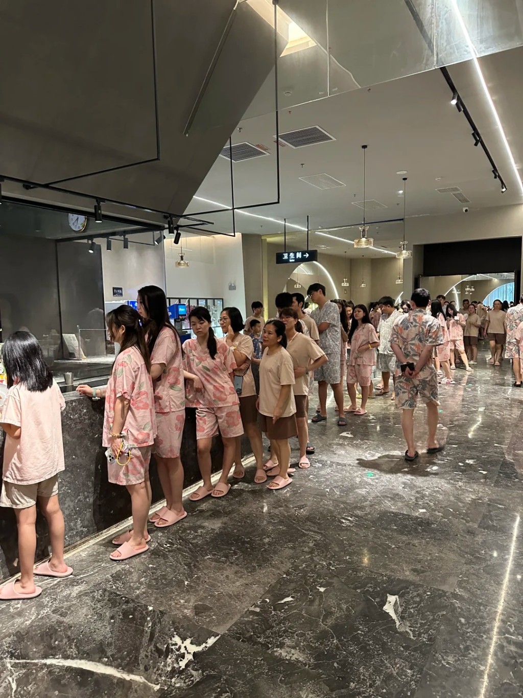 全國興起洗浴泡溫泉消閑減壓，一站式浴場湧現。小紅書＠雞米愛吃葡撻