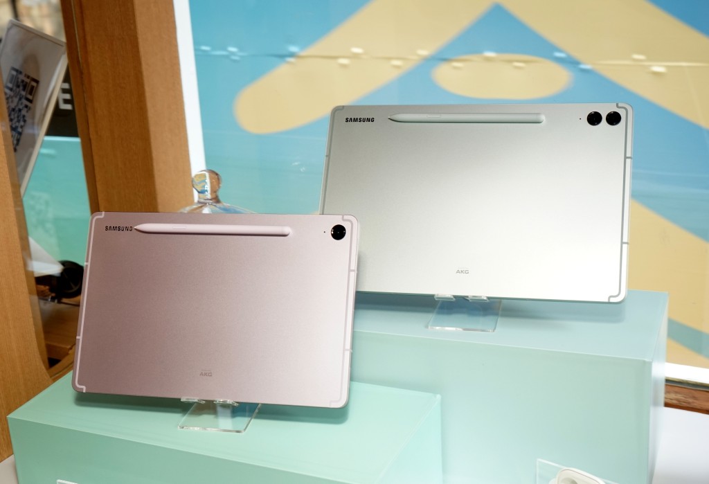 Galaxy Tab S9 FE/S9 FE+可以磁吸方式收納S Pen Creator Edition。