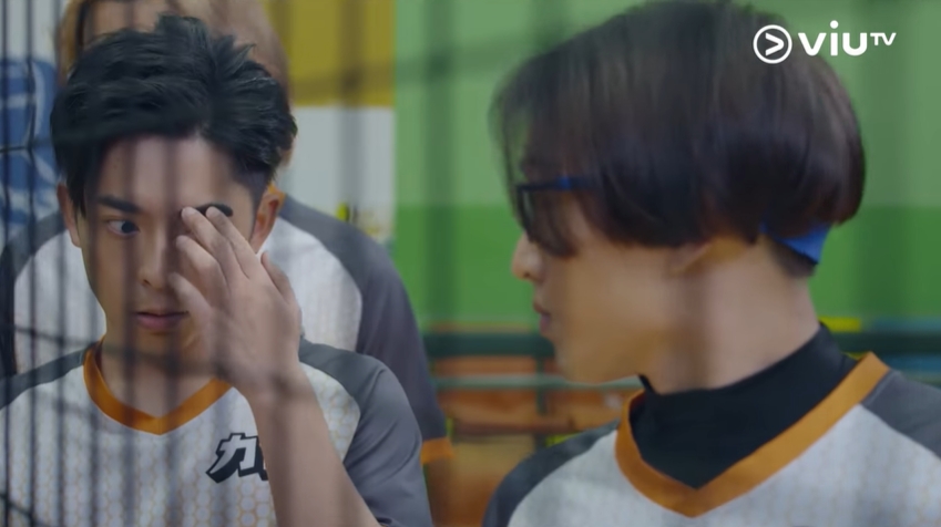 嚇得阿神即刻護住條眉。