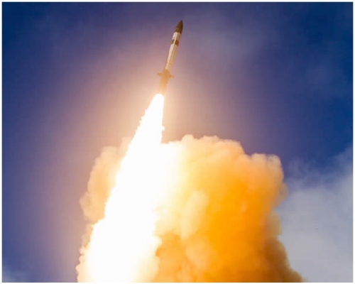 華府已批准出售4枚標準-3型Block IIA反導系統攔截導彈給日本。網圖