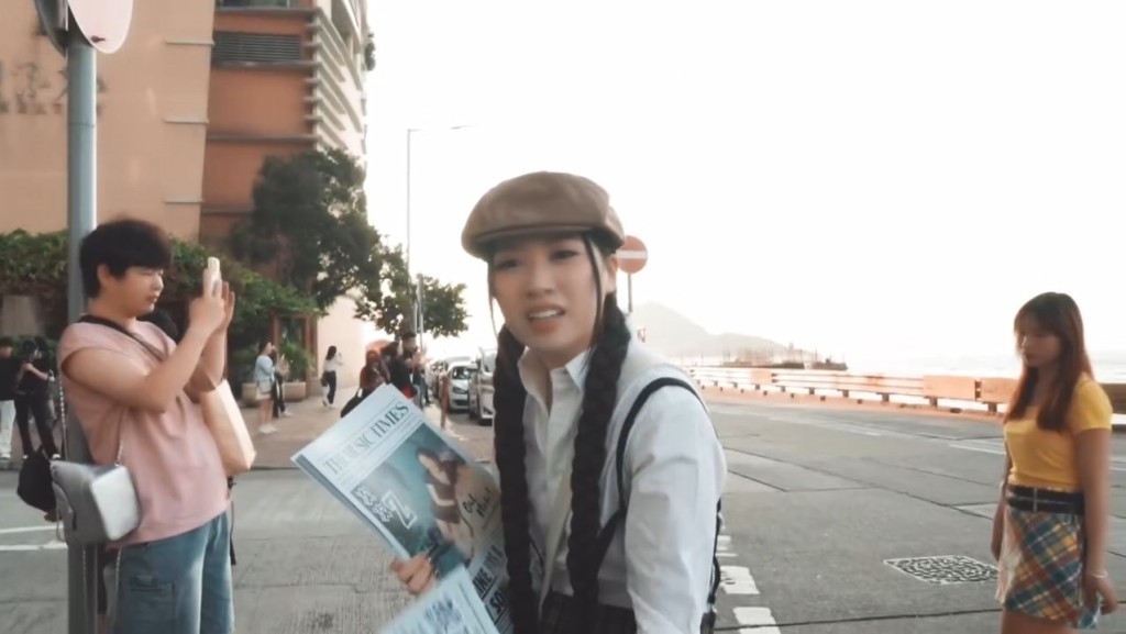 甄濟如表現出看似氣餒的樣子，但她很快就收拾心情，再找下個目標繼續宣傳。