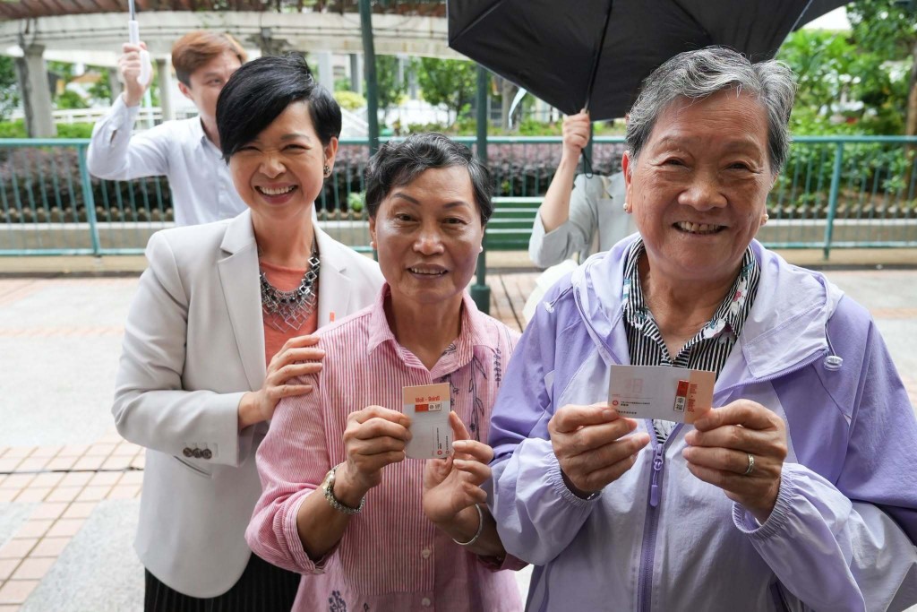 何永賢指出,當局透過工作坊和小遊戲,收集長者住戶對幸福生活的想像,並將有關理念融入屋邨的「幸福設計」。 何永賢指出,當局透過工作坊和小遊戲,收集長者住戶對幸福生活的想像,並將有關理念融入屋邨的「幸福設計」。