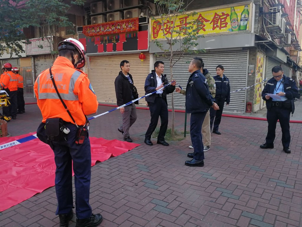 消防接報到場撲救。