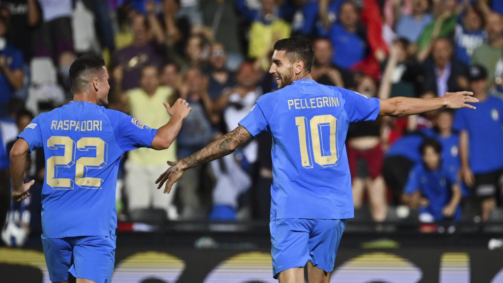 柏历坚尼(10号)成为意大利入球重心。 AP