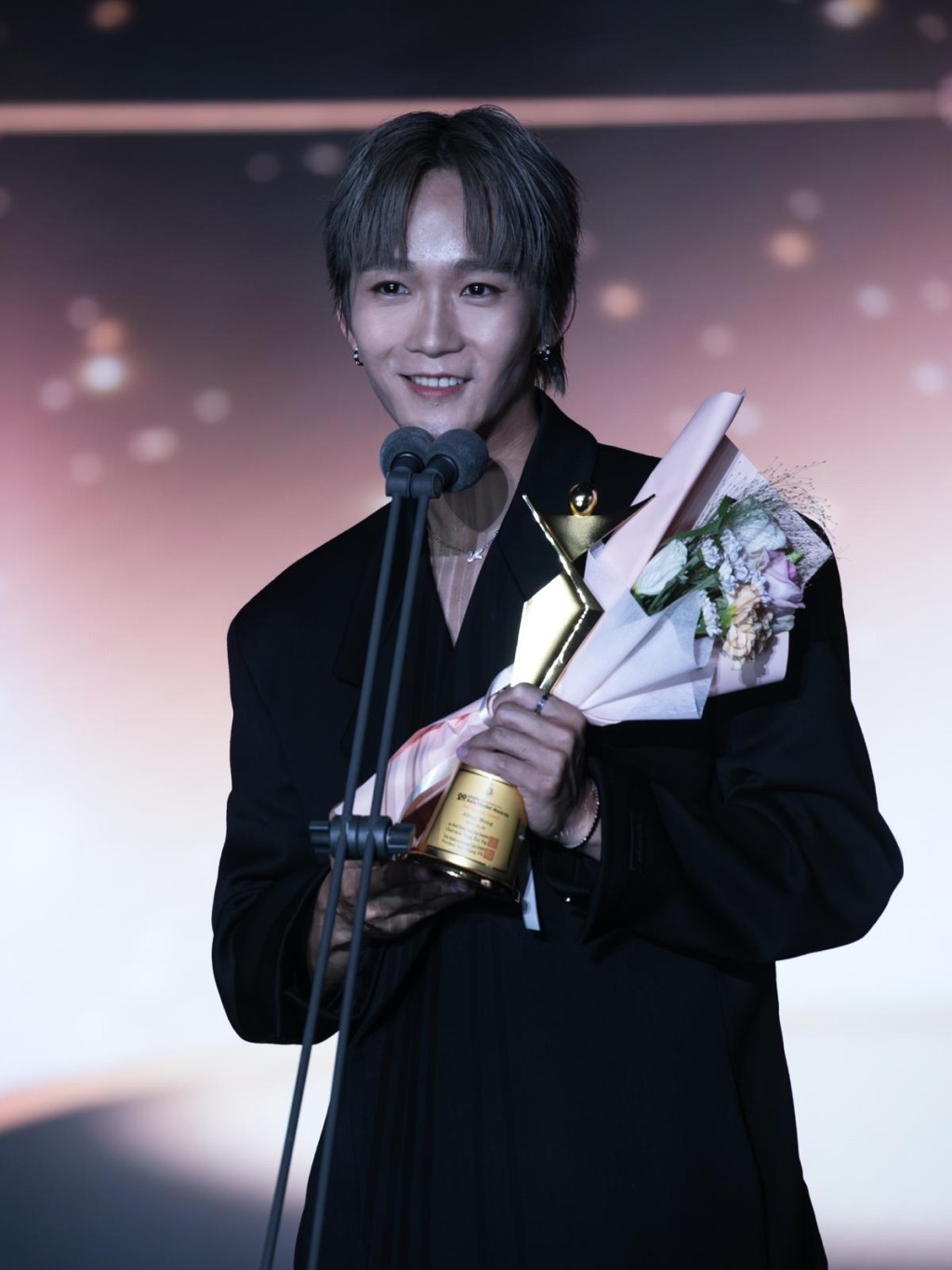 Alton奪韓國「Asia Special Award 亞洲巨星獎」。 Alton奪韓國「Asia Special Award 亞洲巨星獎」。