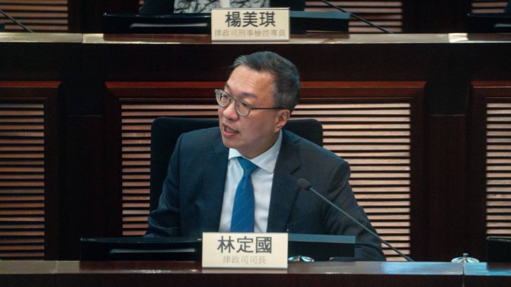 律政司來年會繼續與委員會建立緊密工作夥伴關係，良性互動，努力發揮好香港「內聯外通」核心優勢，全力加強香港作為國際法律樞紐的競爭力。