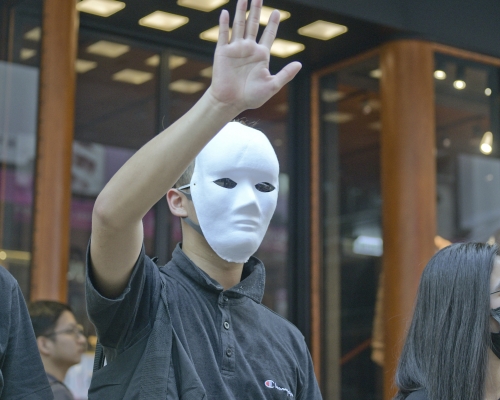 香港民研調查指,68%受訪者反對禁蒙面法。 資料圖片