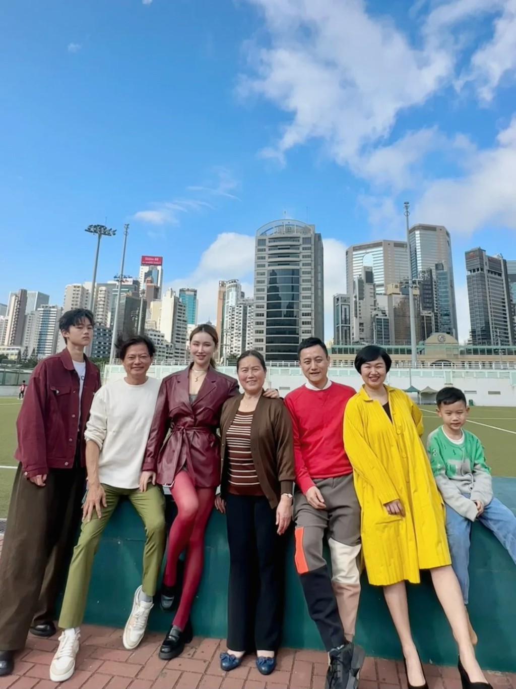 王冰冰又分享與家人同遊香港的照片。
