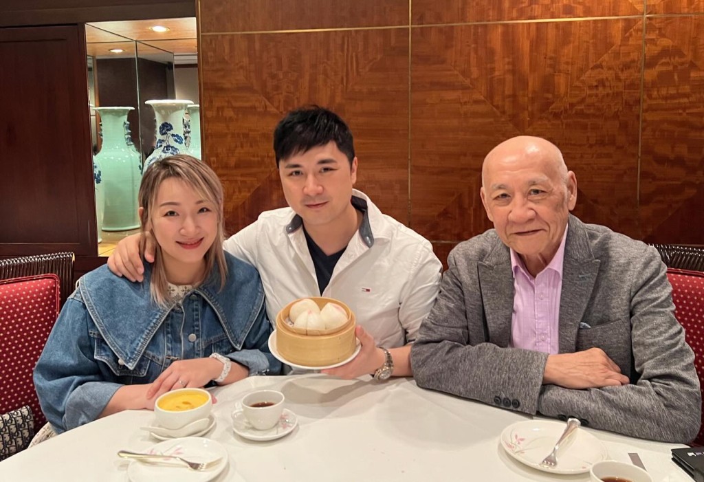 李泳豪前日（5月31日）在IG分享与Agnes及李家鼎三人，到一间酒店中菜厅食饭的照片。