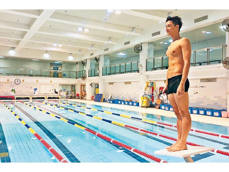 擁有42吋胸肌兼前香港游泳代表隊成員的余德丞。