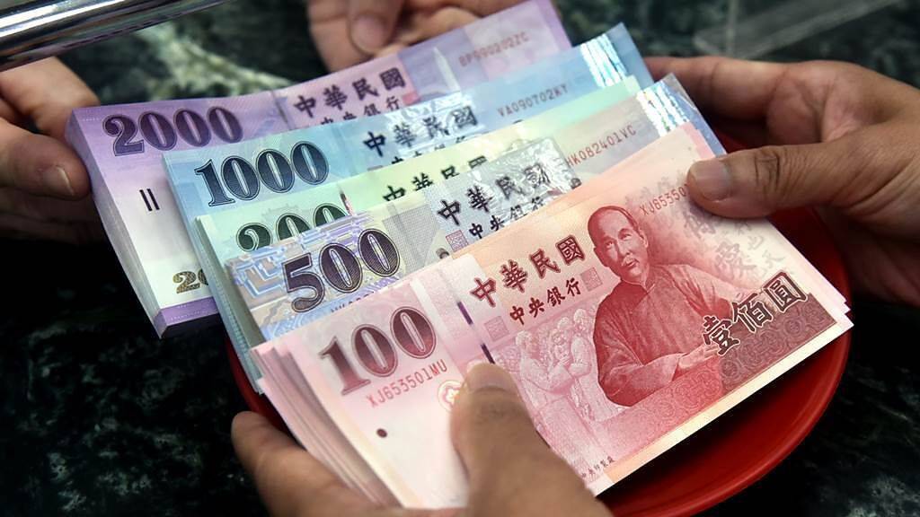 現時新台幣百元紙鈔正面印有孫中山肖像。 中時