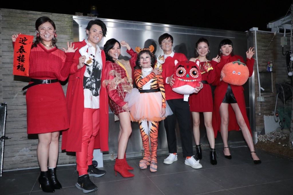 黃夏蕙在去年賀年歌MV，老虎造型甚吸睛。（圖：香港中通社）