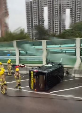 兩人受傷。fb屯門公路塞車關注組影片截圖 