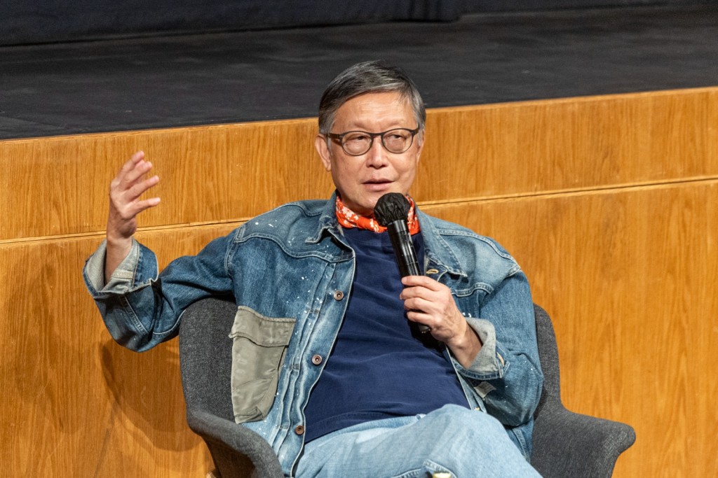 刘伟强导演带领观众回顾他的电影历程。 刘伟强导演带领观众回顾他的电影历程。