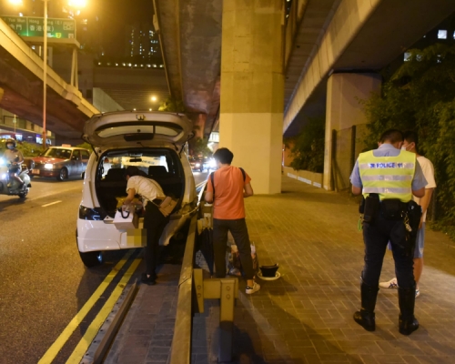私家車駛經藍田鯉魚門道時失事。尹敬堂攝