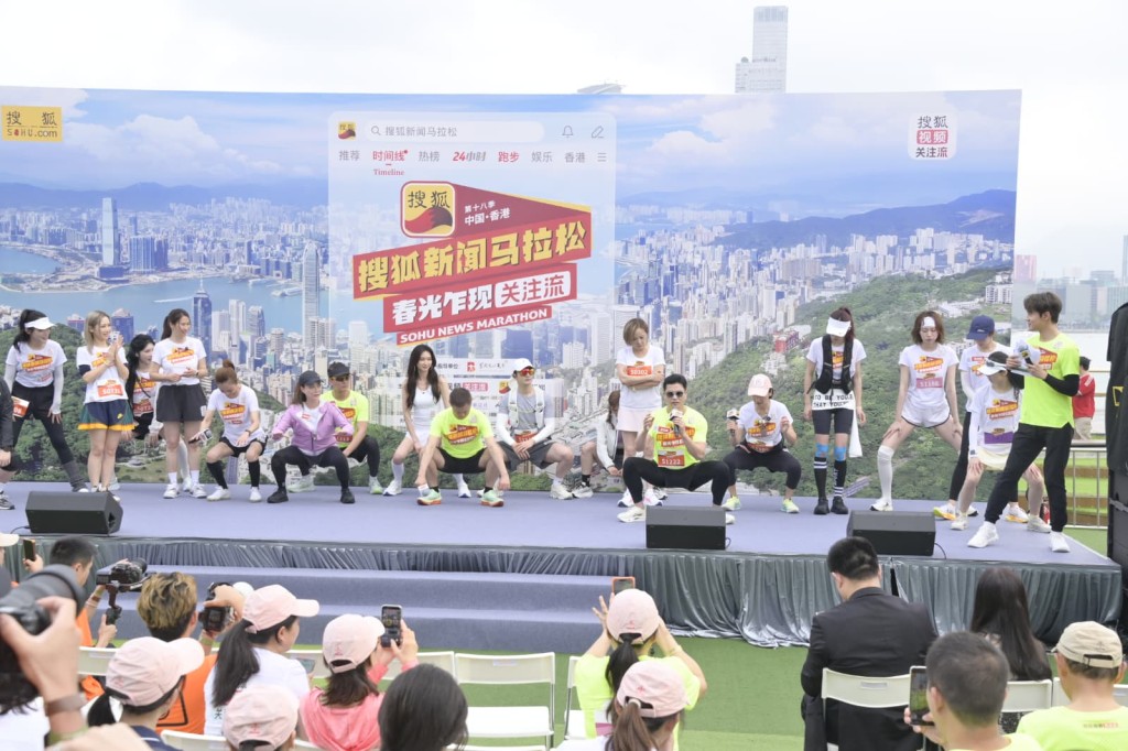 呂良偉在台上寄語年輕人不要躺平。 呂良偉在台上寄語年輕人不要躺平。