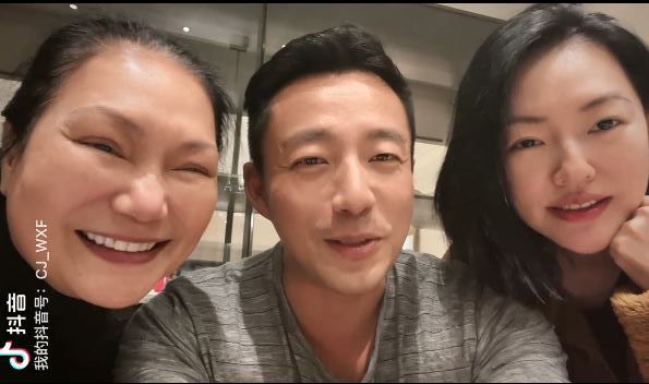 當日外母、小姨與汪小菲都玩得很開心。