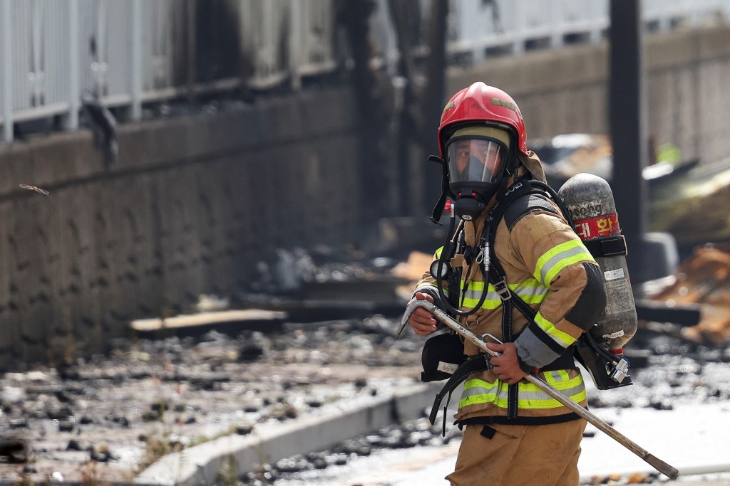 南韩锂电池厂大火酿成多人死伤。（路透社）