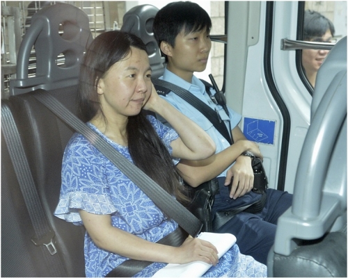 唐琳玲出庭。