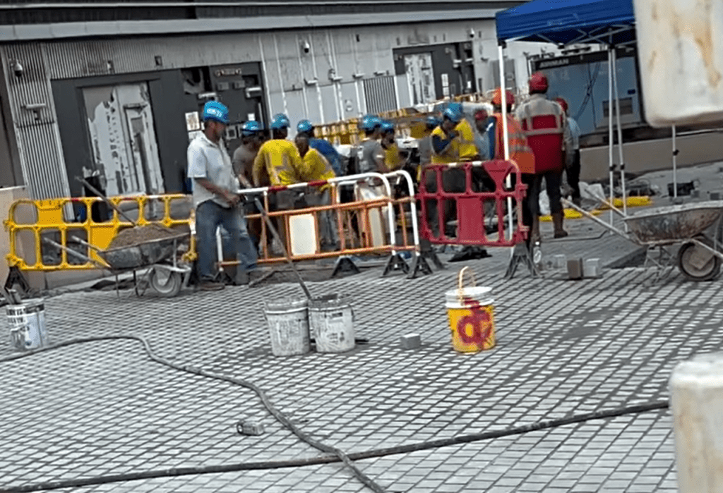 地盤大混戰，兩幫人馬大打出手。fb：香港人