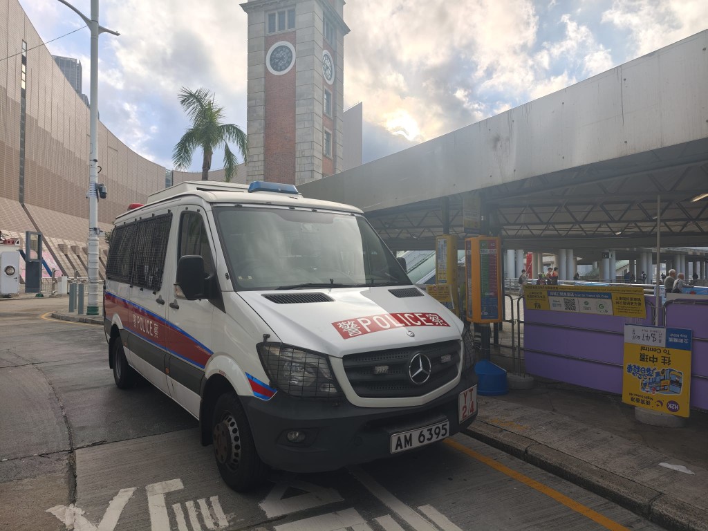 警車到場。蔡楚輝攝 警車到場。蔡楚輝攝