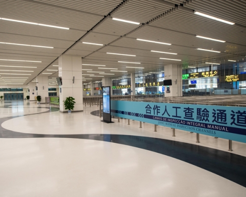 粵方基於疫情防控考慮決定於9月30日午夜後仍然繼續維持現行疫情防控措施。 新華社圖片