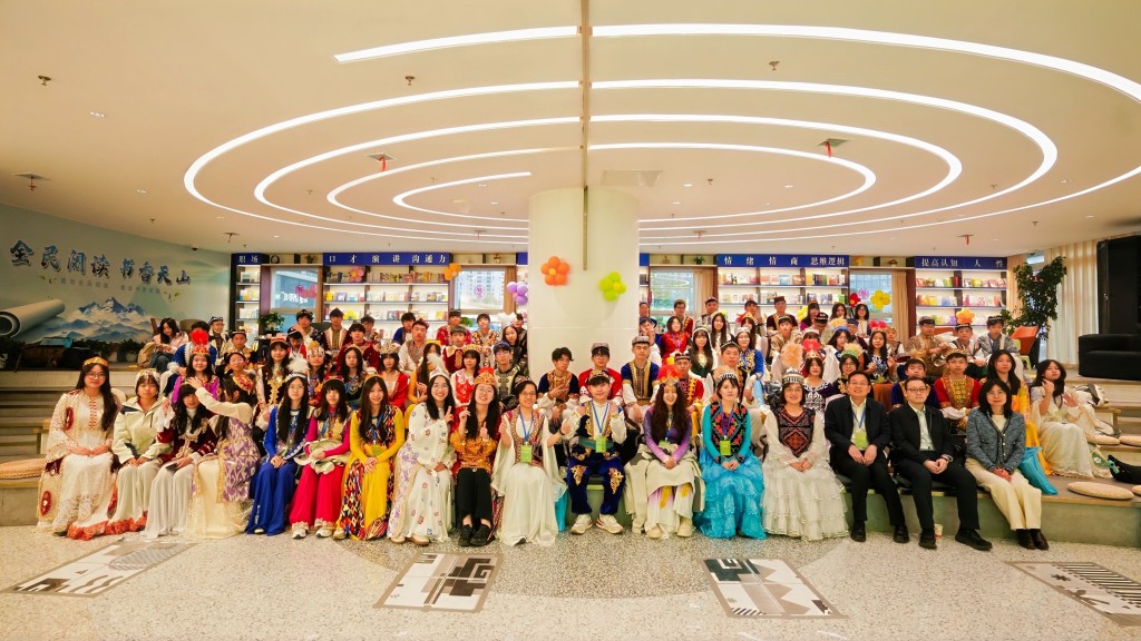 創知中學師生到訪新疆姐妹學校進行交流。