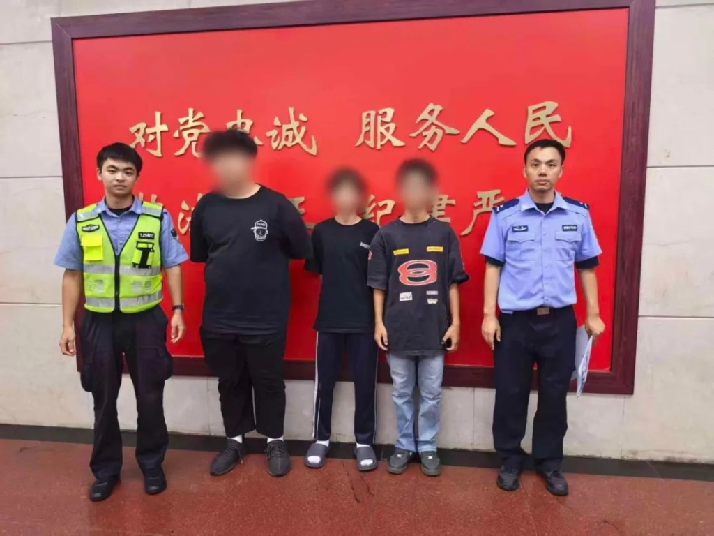 深圳交警破飙车团伙，5人被行拘。
