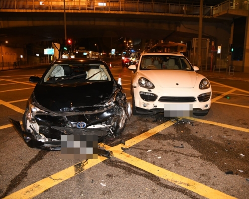 被撞的兩輛車。