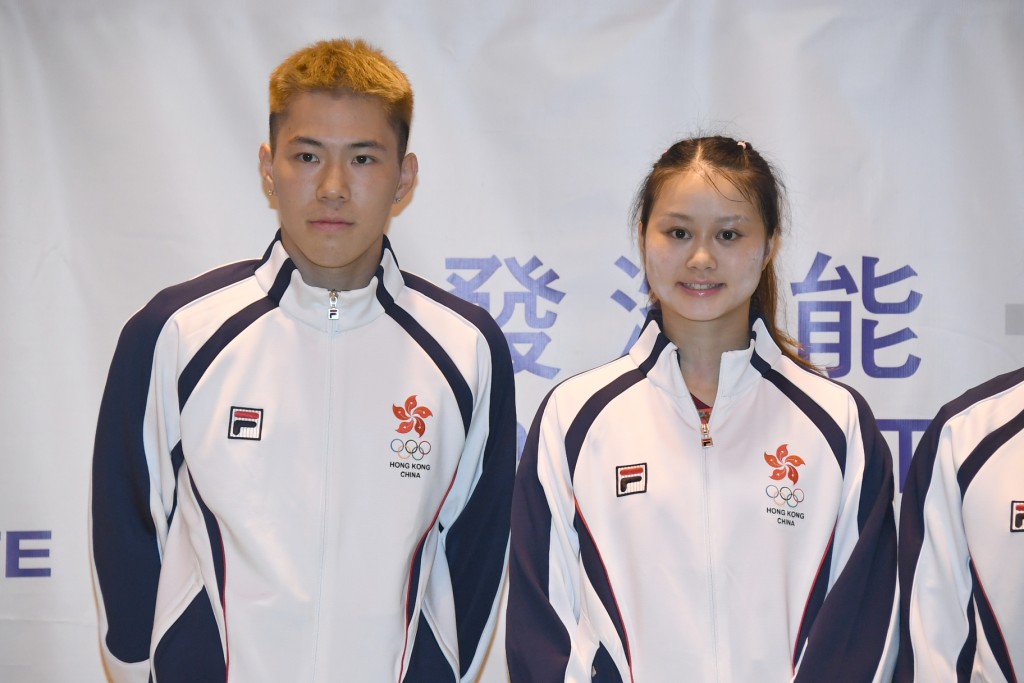 巴黎奥运前夕，香港羽毛球队会见传媒，男单李卓耀及女单卢善恩。 吴家祺摄