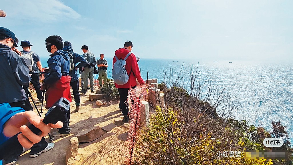 廣州青年在西貢破邊洲「打卡」期間墮崖，警員到場調查。
