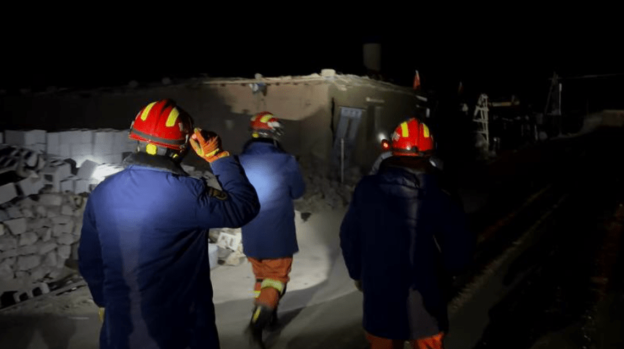西藏那曲市巴青县7级地震,抢险搜救、伤员救助等各项抗震救灾工作持续推进。新华社 西藏那曲市巴青县7级地震,抢险搜救、伤员救助等各项抗震救灾工作持续推进。新华社