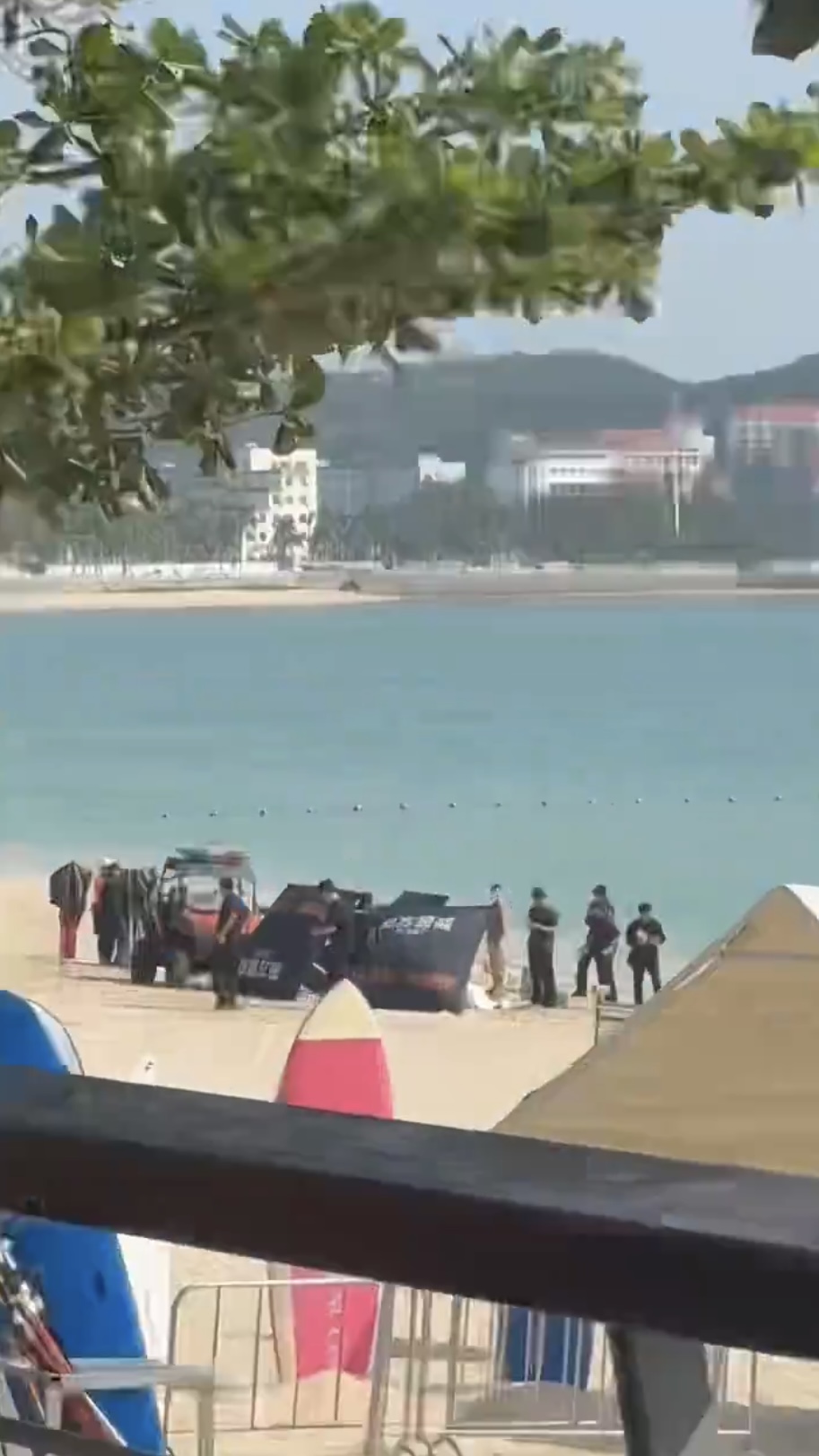 辦案人員到場調查。