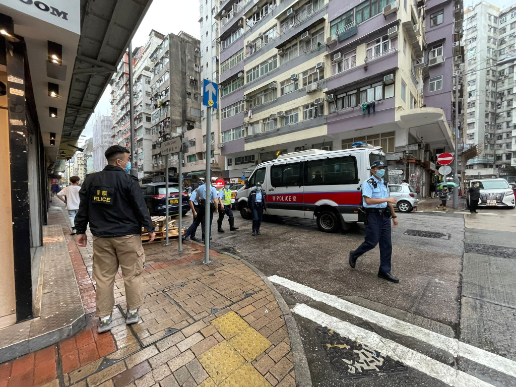 警方连日到场高调执法打击违泊。资料图片