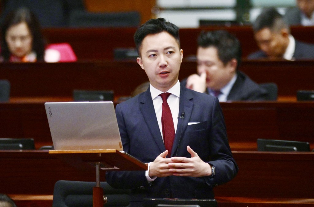 同區現任議員、李梓敬日前宣布參選。