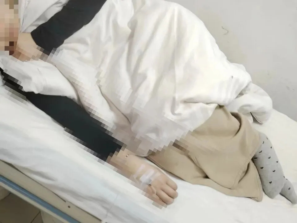 被打女童22日已蘇醒，但不願見人。