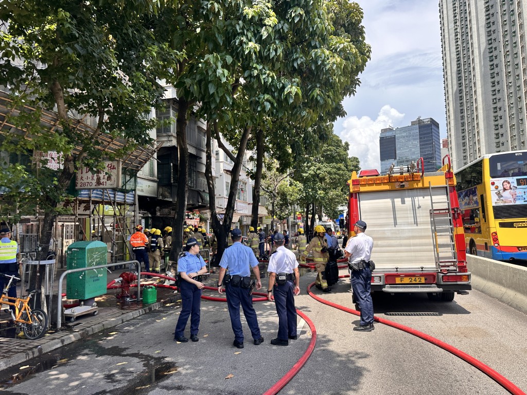 警员到场调查。梁国峰摄