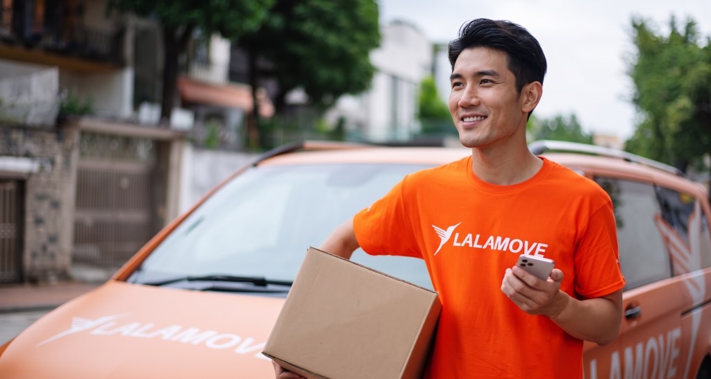 包鐘服務讓商戶於預設時段內,彈性調整行車路線與調配車輛,一併處理多個送貨點,適合零售、餐飲、禮品等行業的中小企業日常營運。 包鐘服務讓商戶於預設時段內,彈性調整行車路線與調配車輛,一併處理多個送貨點,適合零售、餐飲、禮品等行業的中小企業日常營運。