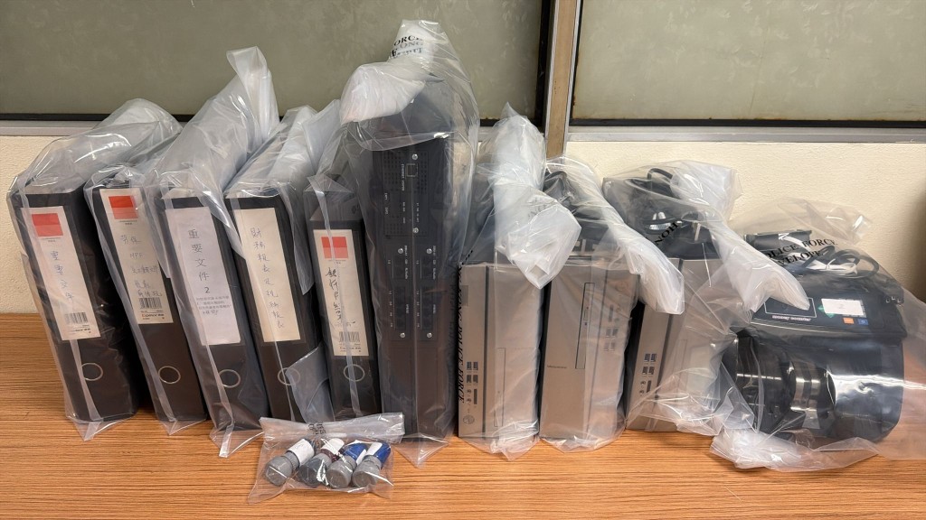 警破油麻地黑幫貴利拘4男女 涉借出逾億元 年息209厘吸血。警方圖片