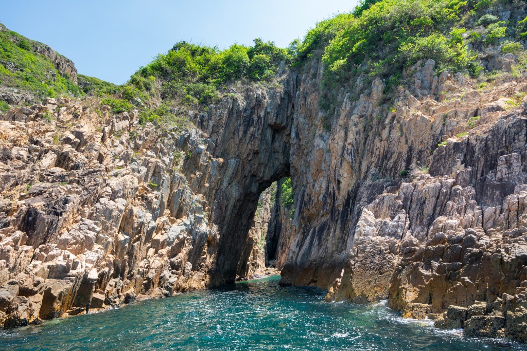 旅客專屬西貢海島旅遊登場,探索火山岩地貌奧秘。 旅客專屬西貢海島旅遊登場,探索火山岩地貌奧秘。
