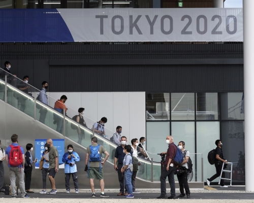 東京奧運主辦單位宣布,決定將賽事入場觀眾人數上限定為一萬人。AP相片