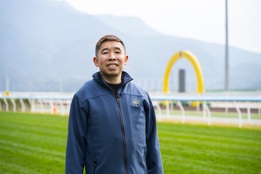 香港賽馬會駐從化馬場策騎員張健威指,從化馬場地方大、設施多、空氣清新、環境空曠,對馬匹訓練有很大幫助。 香港賽馬會駐從化馬場策騎員張健威指,從化馬場地方大、設施多、空氣清新、環境空曠,對馬匹訓練有很大幫助。