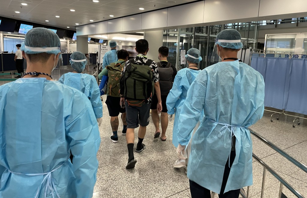 求助港人安全抵達香港國際機場。資料圖片