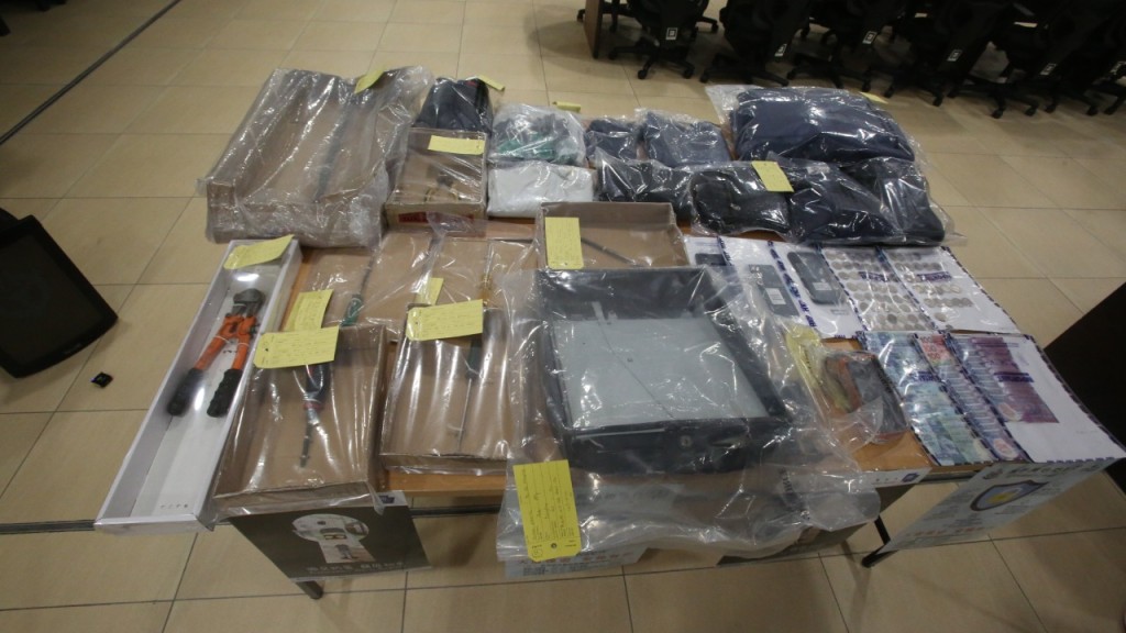 商舖爆竊案近月頻生 荃灣重案組拘爆竊三人組