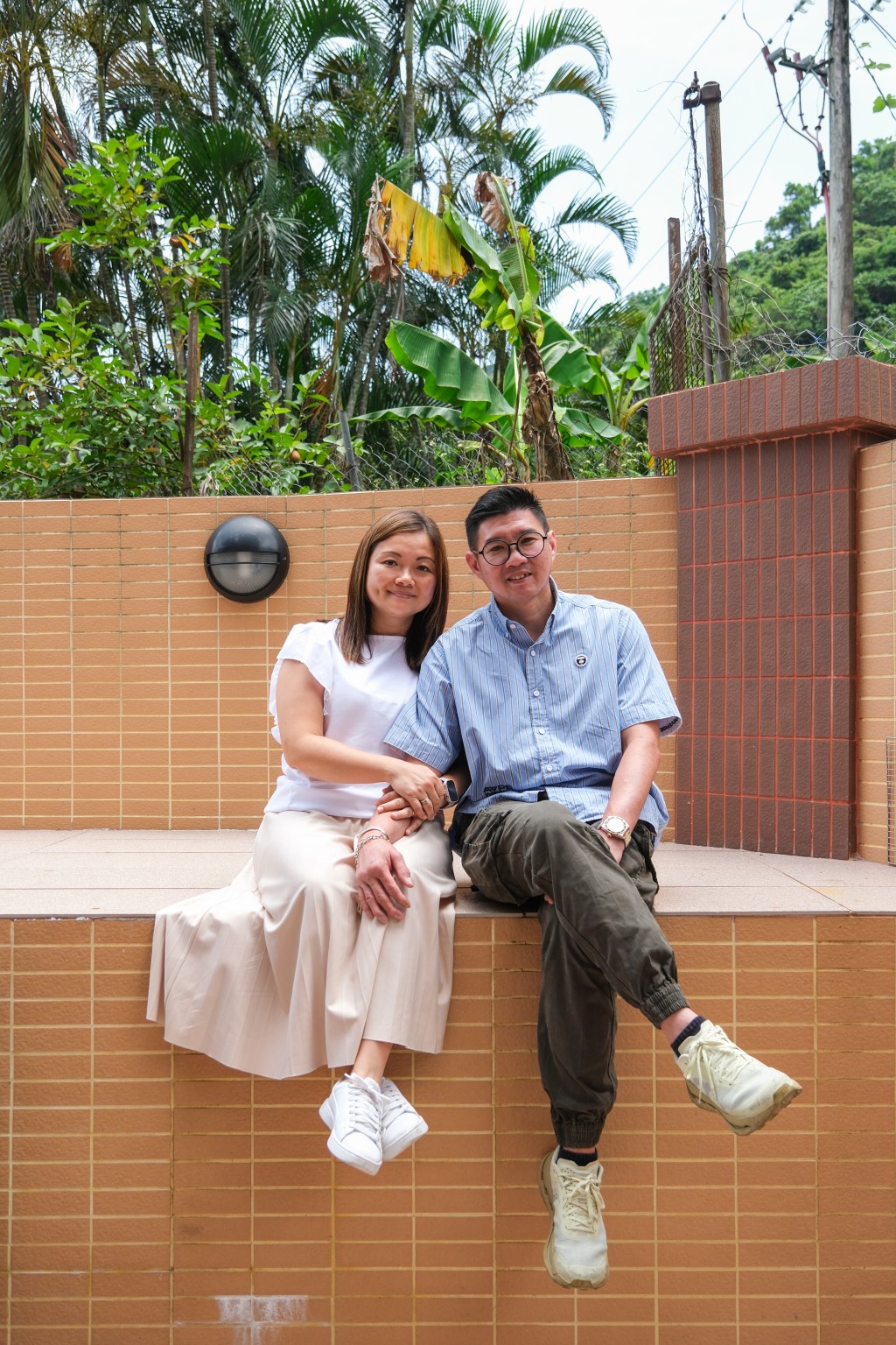 夫妻二人互相扶持,一起面對痛楚。(圖:Vincent Wong) 夫妻二人互相扶持,一起面對痛楚。(圖:Vincent Wong)
